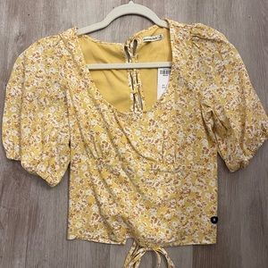 NWT. Abercrombie & Fitch- Yellow Floral Puff Sleeve Tie Back Top.